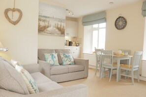 TV - Apartment set in stunning grounds with coastal views & access to coastal paths (Thurlestone)