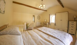 2 soverom, strykejern/-brett, wi-fi (inkludert) og sengetøy