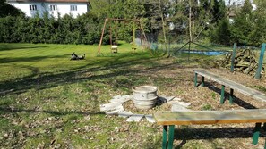 Children’s area - Apartment near the forest with a large garden with playground and fire pit (Bad Sachsa)