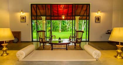 Villa Ronnaduwa - Luxus mit großem Garten (3000m2) + privatem Koch und Pool!