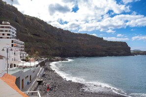 Beach nearby, beach towels