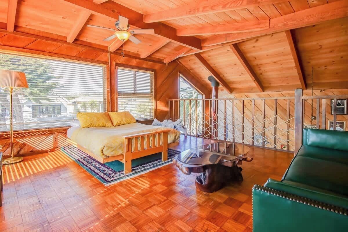 4 bedrooms, iron/ironing board, travel cot, WiFi