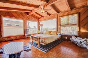 4 habitaciones, tabla de planchar con plancha, cuna de viaje y wifi