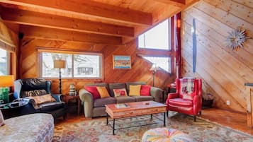 Flat-screen TV, fireplace, video games, offices