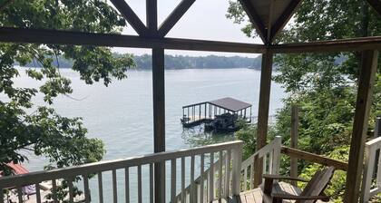 Beste Aussicht auf den See nur wenige Schritte zum Wasser und privaten Bootsanleger