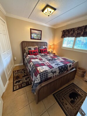 1 habitación, tabla de planchar con plancha, wifi gratis y ropa de cama 