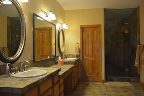 Combined shower/tub, jetted tub, hair dryer, towels - Large, luxury cabin, sleeps 19 with a gourmet kitchen, hot tub & fire pit (Angel Fire)
