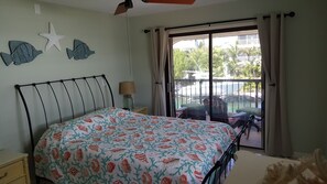 3 bedrooms, iron/ironing board, free WiFi, bed sheets - Deep/Wide/Flow-Though Canal, 1st Canal From Open Water, No Hwy 1 Road Noise (Summerland Key)