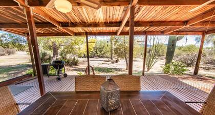 SPRING SPECIALS:Cozy Farmhouse in the Desert close to Troon, Mayo and WestWorld