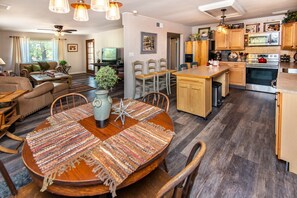 Interior - SUMMER SPECIALS:Cozy Farmhouse in the Desert close to Troon, Mayo and WestWorld (Scottsdale)