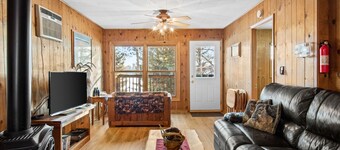 Cozy Cottage on Grand Portage Lake, Right on ATV and Snowmobile Trail!