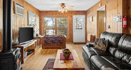 Cozy Cottage on Grand Portage Lake, Right on ATV and Snowmobile Trail!