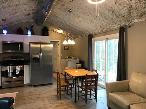 Quiet, Private 2 BR/1.5BA Unit ~ Lake View, next to Wood Creek Boat Dock