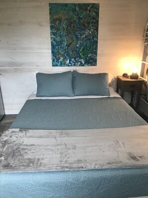 Free WiFi, bed sheets, wheelchair access