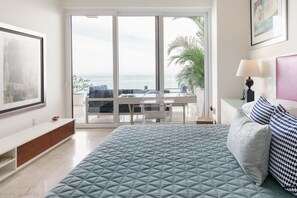 4 habitaciones, caja de seguridad en la habitación y escritorio 