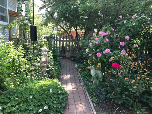 Two bright rooms in charming 1910 Old Town cottage.