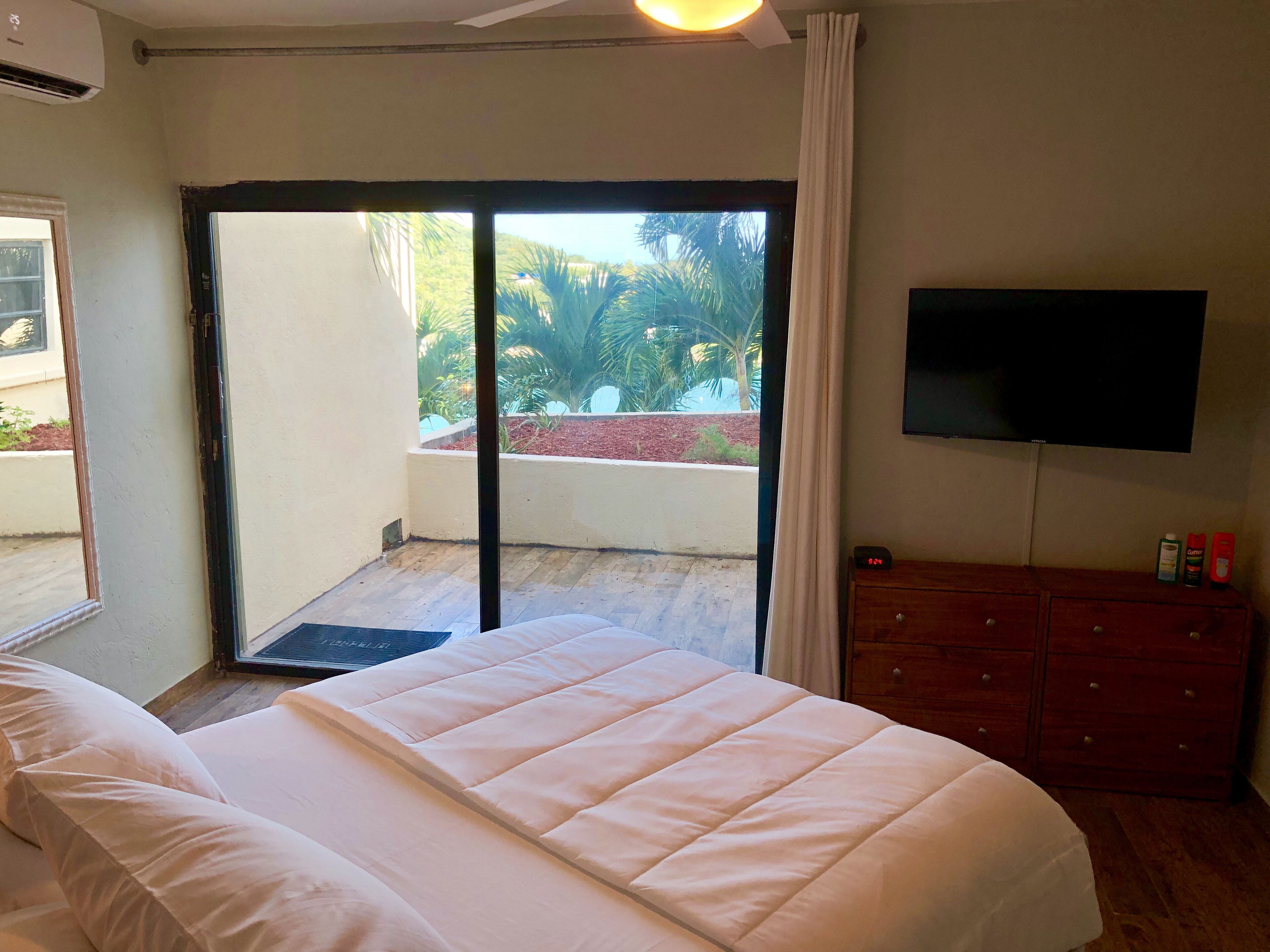 1 室のベ ッドルーム、セーフティボックス (室内)、アイロン / アイロン台、WiFi (無料)