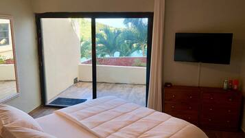 1 bedroom, in-room safe, iron/ironing board, free WiFi