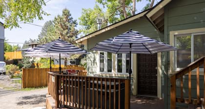 Contemporary Chic │West Side │Walk Everywhere │Hot Tub │One Block to River
