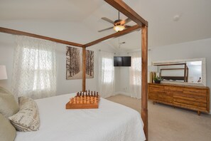 3 soverom, safe på rommet, skrivebord og strykejern/-brett