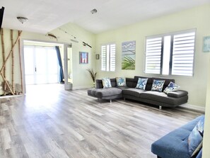 Smart TV, tenis de mesa y estéreo