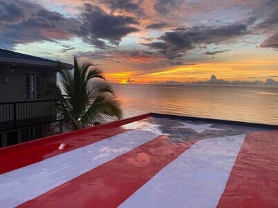 Casa Melville Beach Front Property, Glistening waters, Relaxation to the Max!