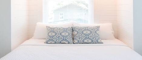 8 chambres, fer et planche à repasser, Wi-Fi, draps fournis