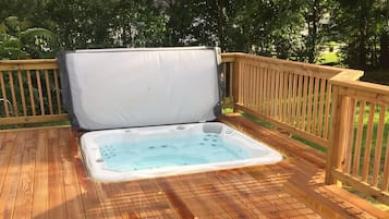 Bain à remous extérieur