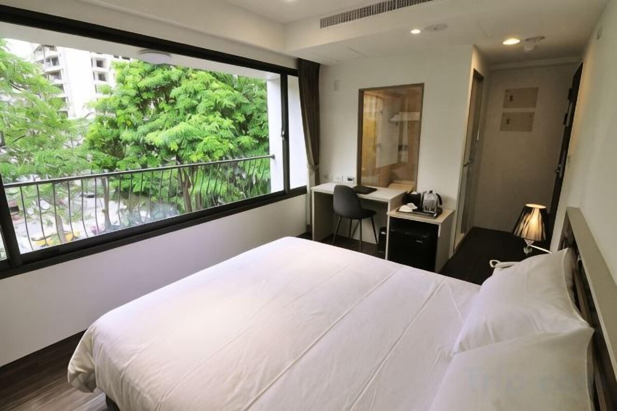Egyptian cotton sheets, premium bedding, blackout drapes, soundproofing