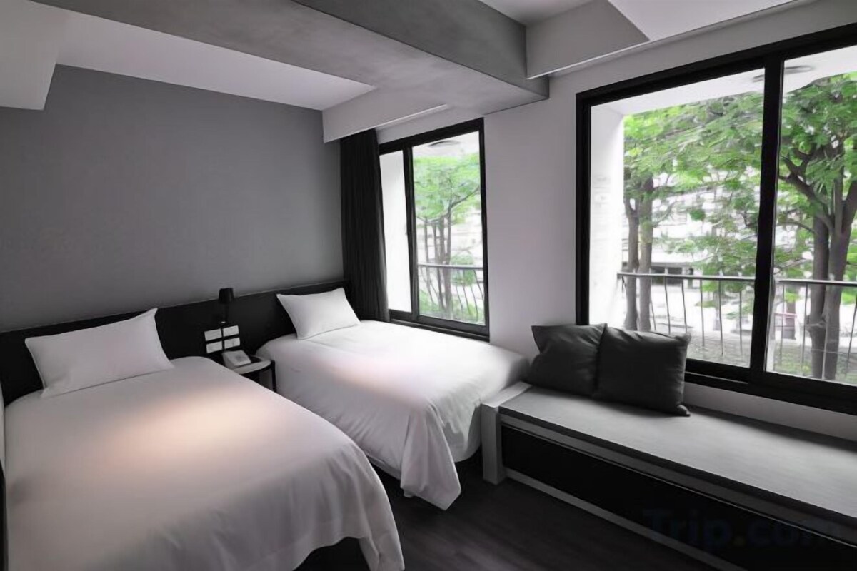 Egyptian cotton sheets, premium bedding, blackout drapes, soundproofing