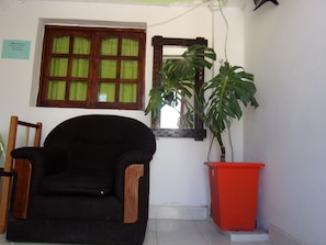 Coin salon dans le hall