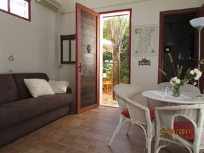 Bungalow, terrasse | Oppholdsområde