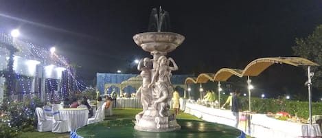 Juhlatilat ulkona