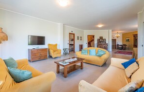 TV - Lovely home in Rende CS with sauna (Rende CS)