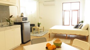 Deluxe Studio, Private Bathroom | Free WiFi - Baan 192 - Adults Only (Bangkok)