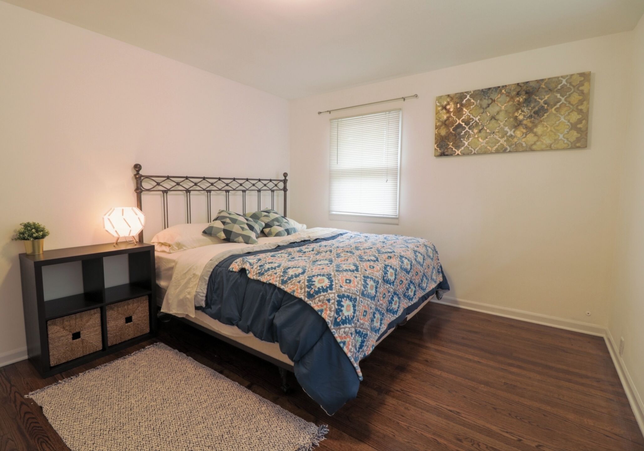 1 chambre, coffres-forts dans les chambres, fer et planche à repasser