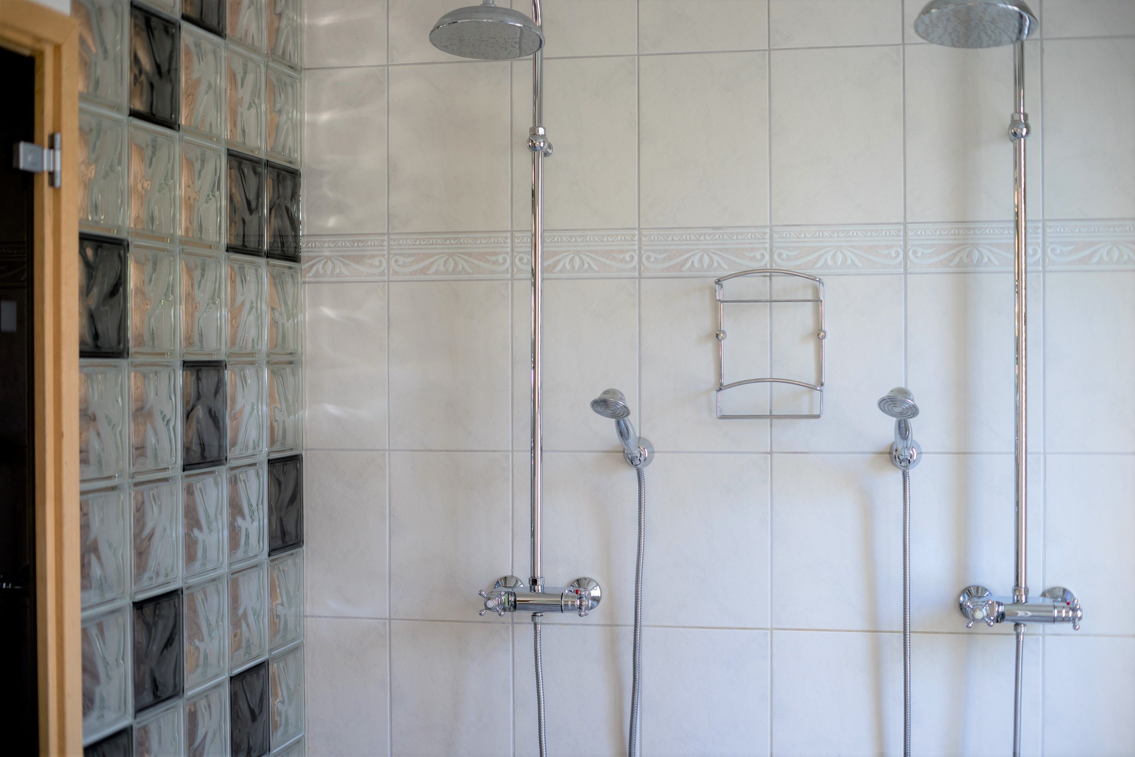 deluxe villa, 2 bedrooms, non smoking, sauna | bathroom shower