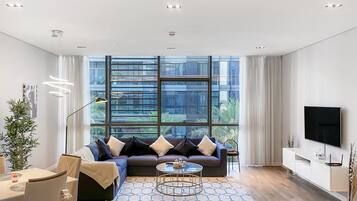 Apartment, 1 Bedroom (302) | In-room safe, blackout curtains, soundproofing, iron/ironing board