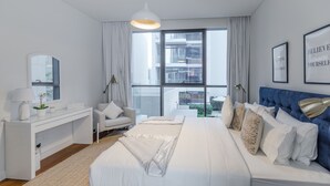 Premium bedding, in-room safe, blackout curtains, iron/ironing board - FAM Living - City Walk Dubai (Dubai)