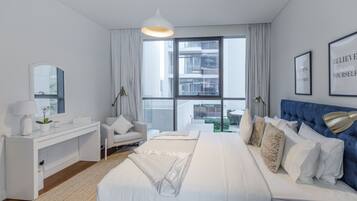 Premium bedding, in-room safe, individually decorated