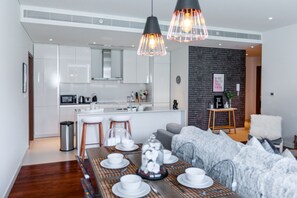 LCD TV - FAM Living - City Walk Dubai (Dubai)