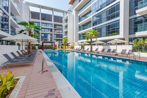 Outdoor pool - FAM Living - City Walk Mall (Dubai)