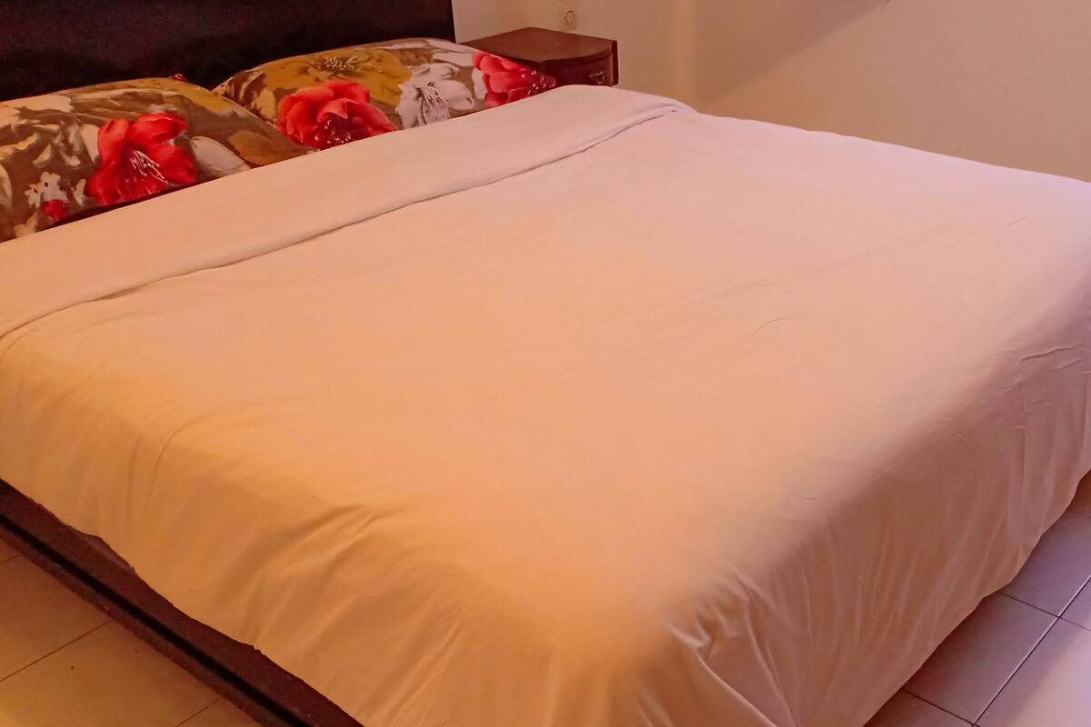 Suite Deluxe, 1 cama Queen size, para no fumadores | Decoración personalizada, muebles diferentes y cortinas blackout