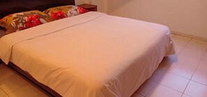 Suite Deluxe, 1 cama Queen size, para no fumadores | Decoración personalizada, muebles diferentes y cortinas blackout