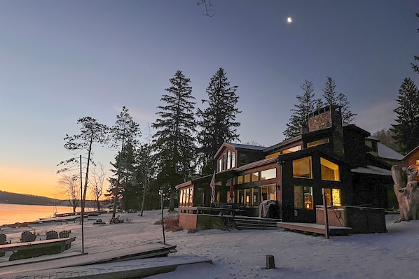 Exterior - 2 Homes, 1 Estate w/ Dock, Fire Pit & Game Room (Oakland)