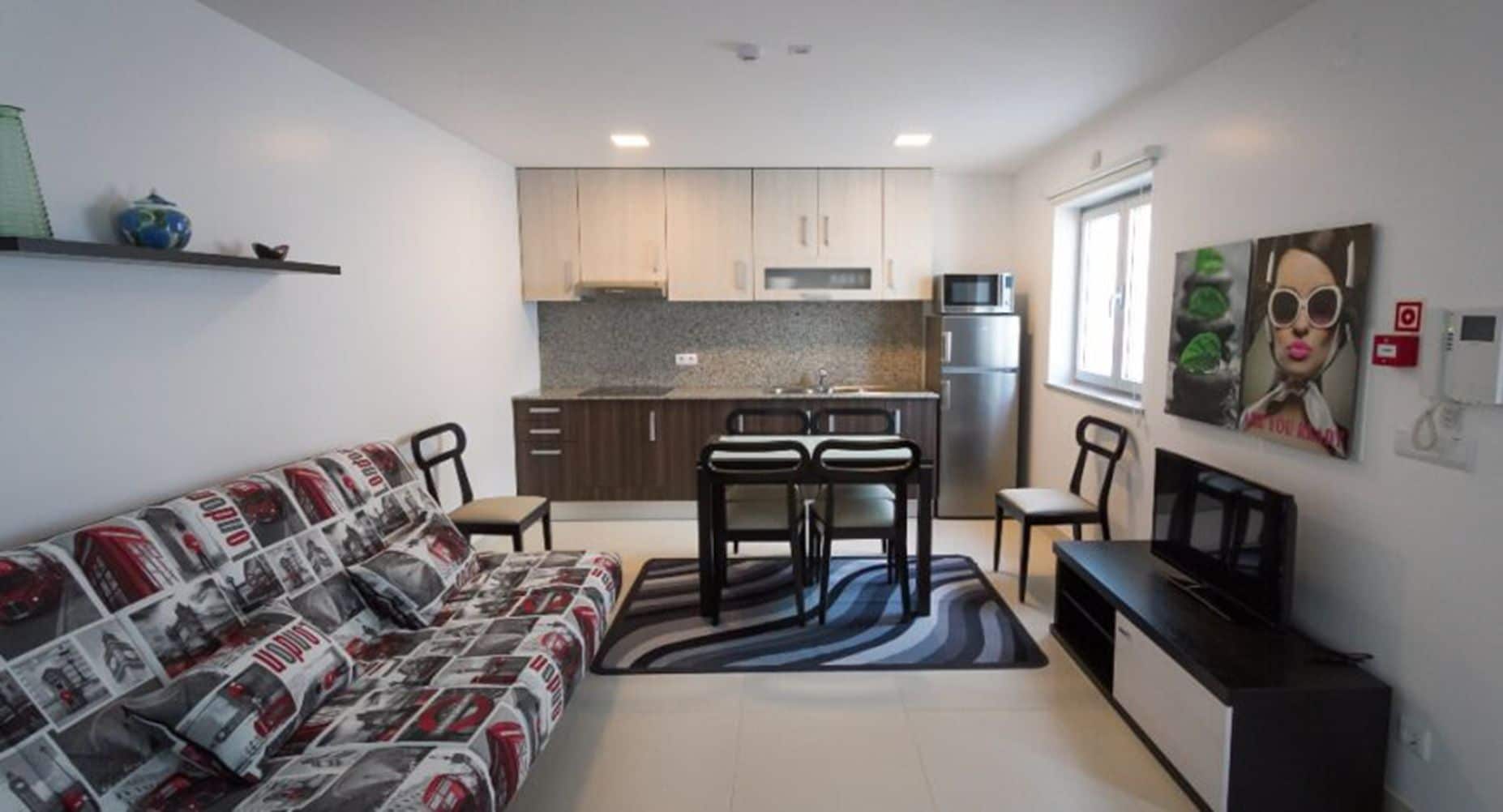 Appartement, 2 chambres | Coin séjour | Télévision à écran plat
