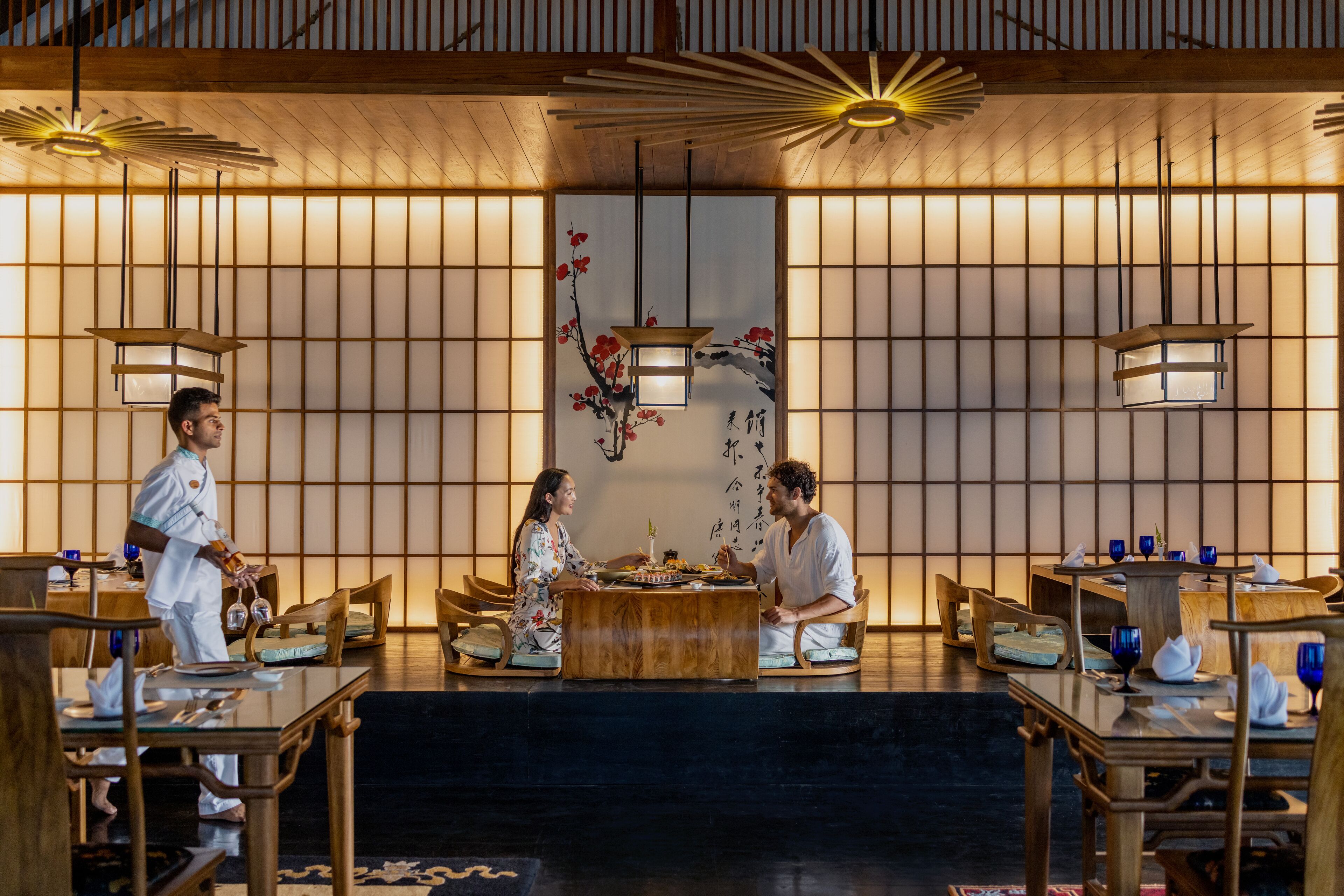 5 restaurants, breakfast, lunch served; local and international cuisine