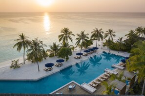 2 bars/lounges, poolside bar, beach bar - Emerald Faarufushi Resort & Spa (Faarufushi)