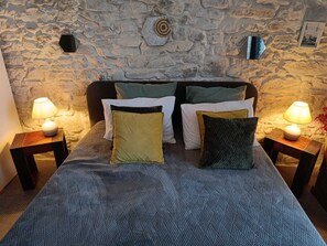 CORBIERES | Soundproofing, iron/ironing board, free WiFi, bed sheets