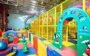 Children's play area - indoor - Fun Retreat Resort, Hotel and Ayurveda Spa (Arusha)